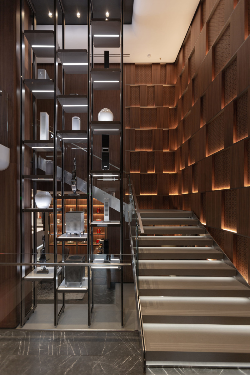 Hi tech boutique card cover